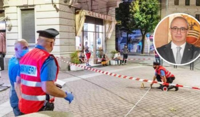 L'assessore leghista di Voghera parla di colpo accidentale: ma perché aveva estratto la pistola?