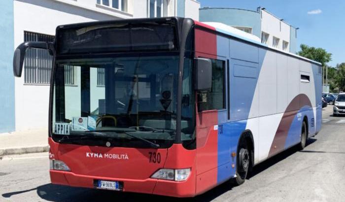 Disabile abusata sui bus di linea a Taranto: indagati otto autisti