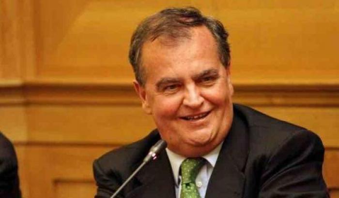 Calderoli si smarca da Salvini e si scaglia contro i no vax: "Sbagliano nella maniera più totale"