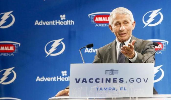 Fauci attacca i trumpiani: "Chiunque vicino a un bimbo dovrebbe essere vaccinato"