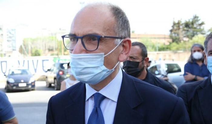 Il segretario del Pd Letta corre a Siena senza il simbolo del Pd: la motivazione la dice tutta...