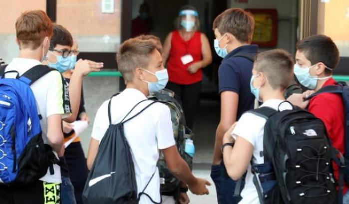 Mascherine, distanze e green pass: il protocollo per il ritorno a scuola