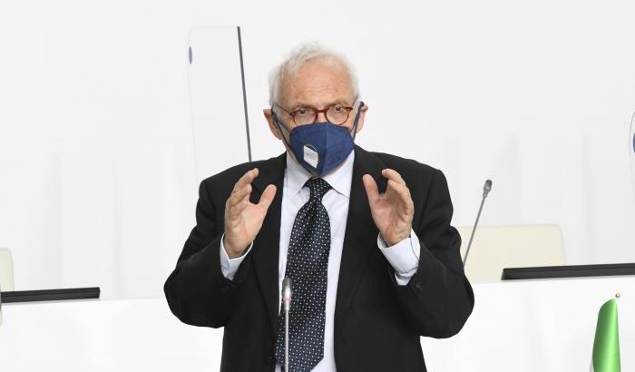 Il ministro dell'Istruzione Bianchi: "Non ci saranno tamponi gratis per i no-vax"