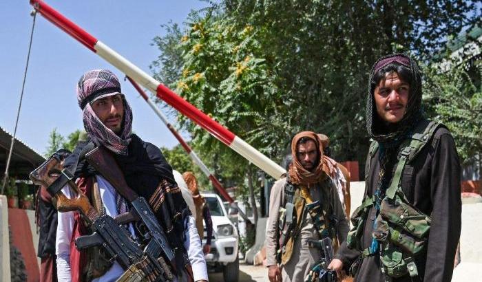 Mosca tende la mano ai talebani: "Hanno promesso un Afghanistan civilizzato"