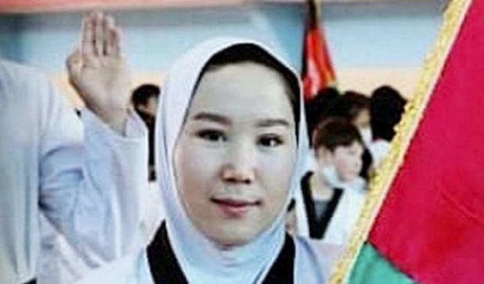L'appello dell'atleta paralimpica afghana: "Non lasciate che i talebani vietino un sogno"