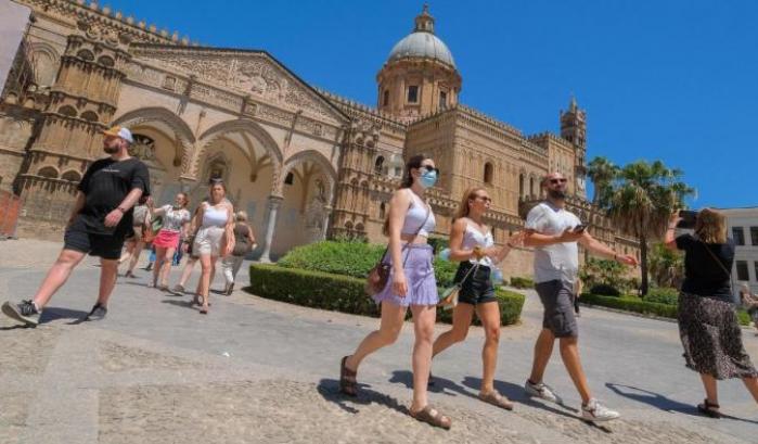 L'Ordine dei medici di Palermo: "Concorso di colpa per l'attuale situazione in Sicilia"