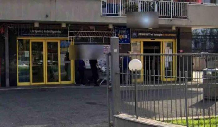 Follia no-mask a Roma: non lo fanno entrare al supermercato senza mascherina e spara al vigilante