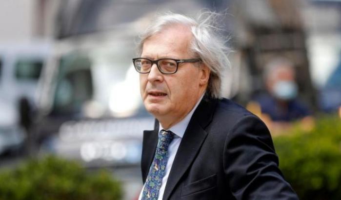 Sgarbi diventa 'pescatore' di voti per Berlusconi: "Oggi altri 5 voti raccolti, è andata bene"