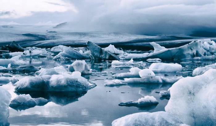 Effetti del clima sulla Groenlandia: per la prima volta piove su una calotta glaciale a 3mila metri