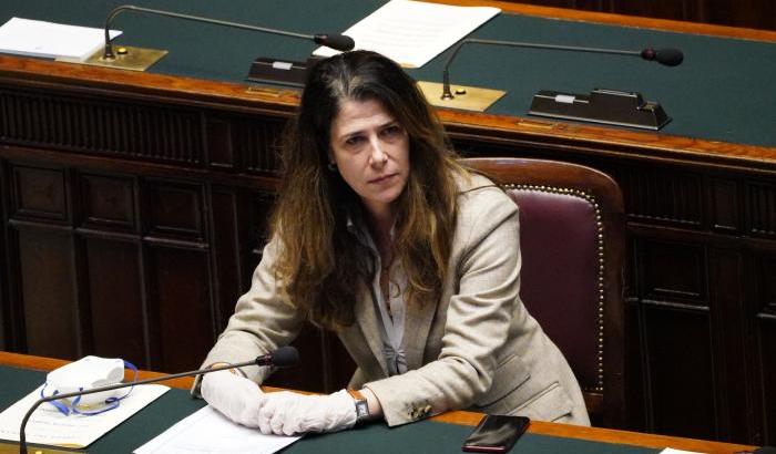 La viceministra Todde: "Il decreto anti-delocalizzazioni non è punitivo, ma basta licenziare via WhatsApp"