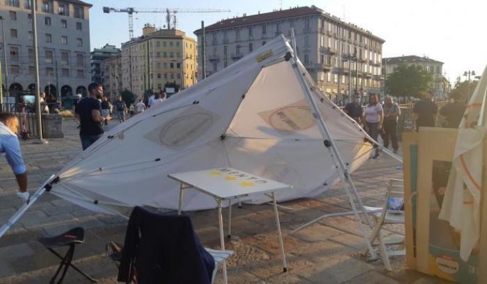 Milano, assalto al gazebo elettorale M5s durante una manifestazione contro il Green pass