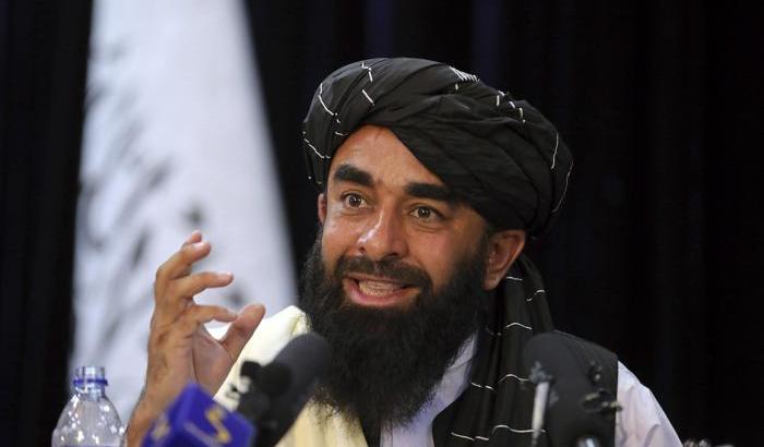 I talebani fanno la voce grossa: "La sconfitta degli americani è una lezione per gli altri invasori"