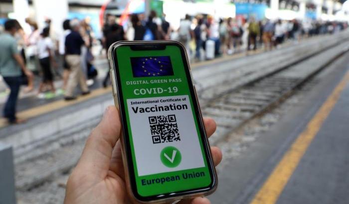 Da oggi l'obbligo di green pass sui mezzi di trasporto: ecco le regole