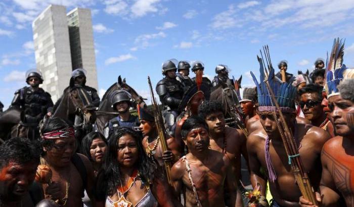 I nativi del Brasile davanti al tribunale supremo federale per reclamare il diritto alle loro terre