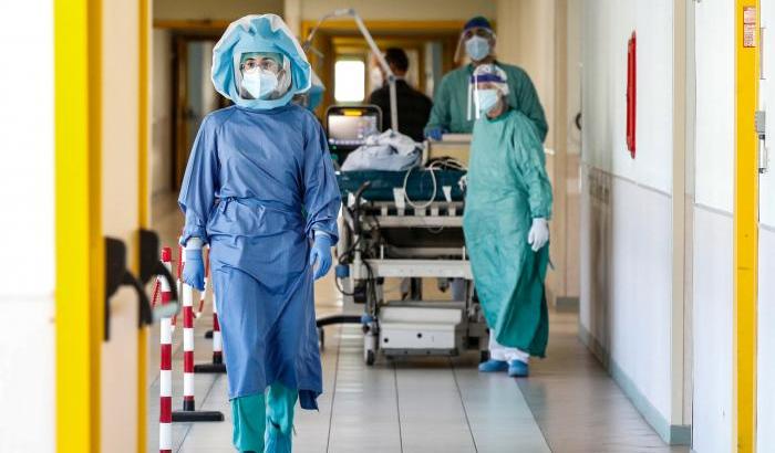 L'Ordine dei Medici: "I medici sospesi che lavorano compiono l'esercizio abusivo della professione"