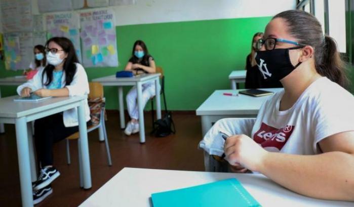 Mascherine e Green pass in classe: ecco tutte le regole da seguire da domani