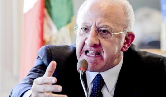 L'ira di De Luca: "Misure dure contro i no-vax, inaccettabili chiusure per chi si è vaccinato"