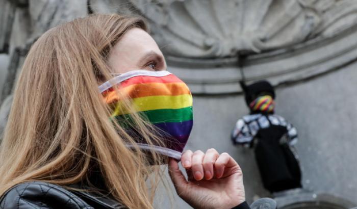 Gli eurodeputati in una risoluzione parlamentare: "Che tutti gli Stati Ue riconoscano le unioni civili"