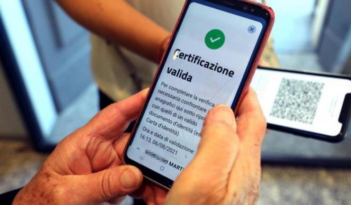 Vigili in borghese in bar e ristoranti per scoprire chi non ha il Green Pass: ecco il metodo usato a Bari