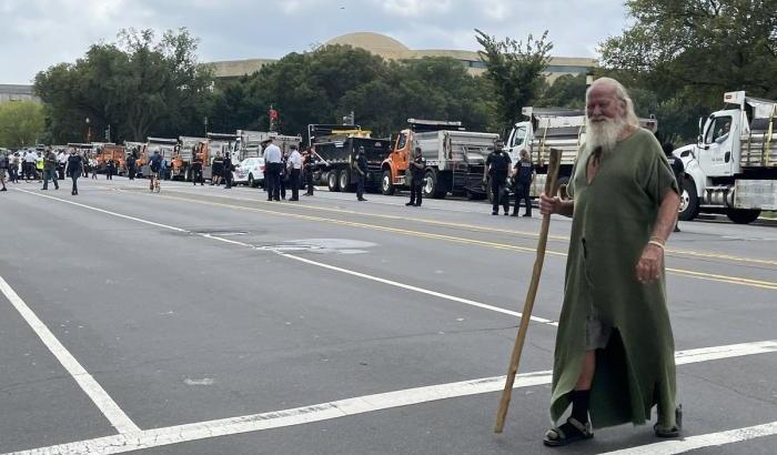 L'estrema destra filo-Trump e pro-golpe torna a Capitol Hill: ma è flop