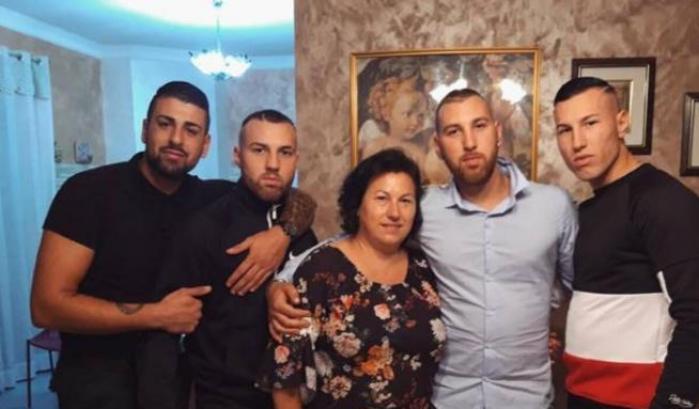 I fratelli Bianchi con la madre