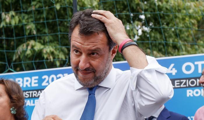 Salvini dimezzato usa toni aggressivi: "Con la Fornero vadano in pensione industriali e Pd"