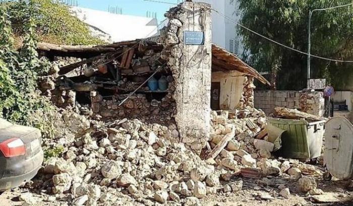 Grecia, terremoto a Creta causa il crollo di una chiesa