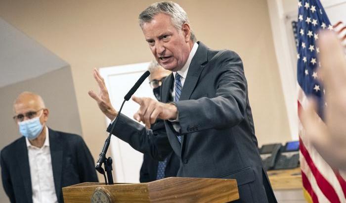 De Blasio alla moglie di Bolsonaro: "Fai vaccinare tuo marito"