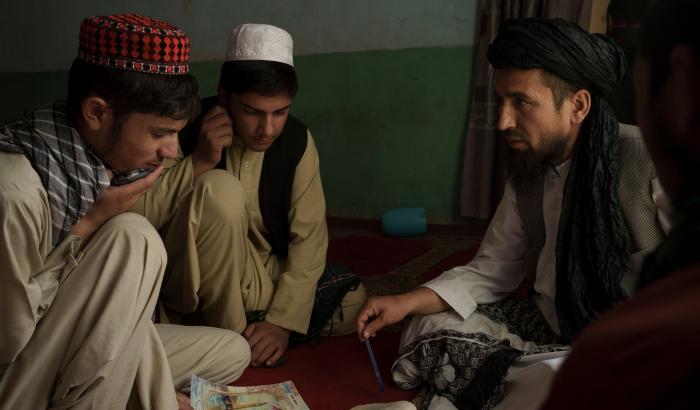 Insegnante in una madrasa a Kabul