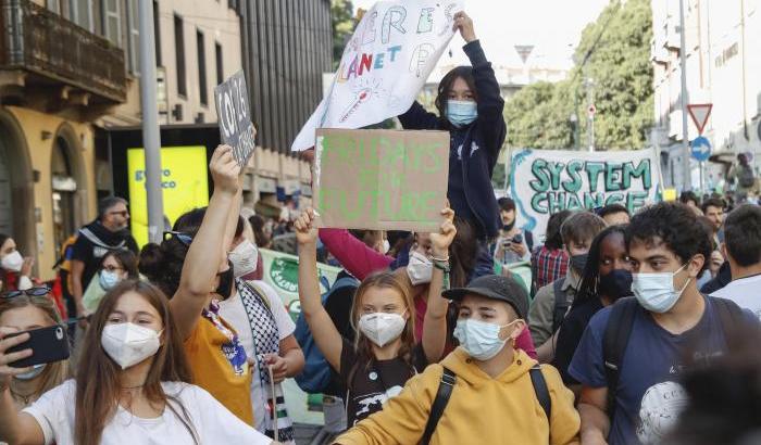 Greta Thunberg in testa al corteo di Milano