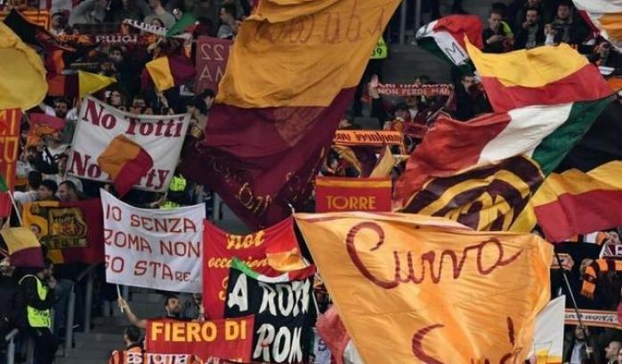 Tifosi della Roma all'Olimpico