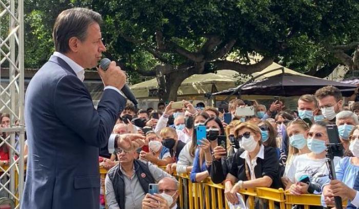 Giuseppe Conte in Sicilia per la campagna elettorale