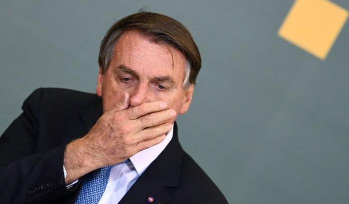 Bolsonaro denunciato al tribunale dell'Aja per crimini contro l'umanità