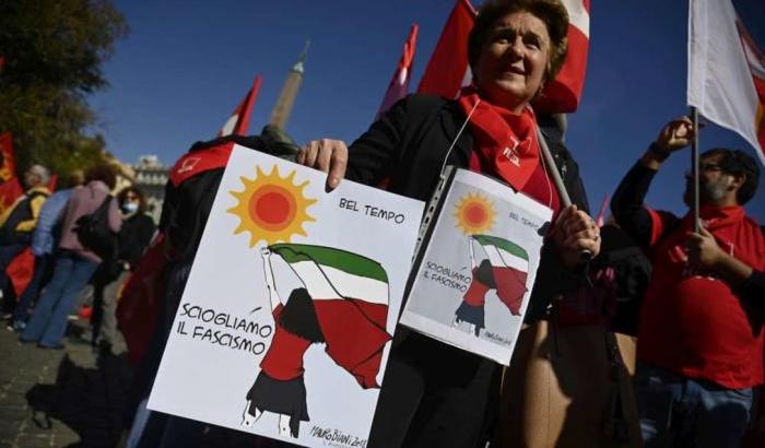 La manifestazione antifascista indetta da Cgil, Cisl e Uil