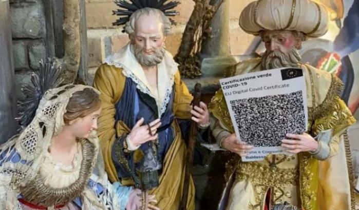 I no vax protestano pure per il presepe di San Gregorio Armeno: i Re Magi con il green pass