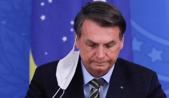 Bolsonaro si difende dalle accuse di genocidio per il Covid: "Non siamo colpevoli di nulla"