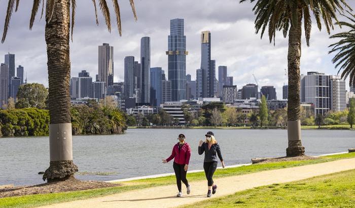 Dopo nove mesi Melbourne esce dal lockdown più lungo al mondo