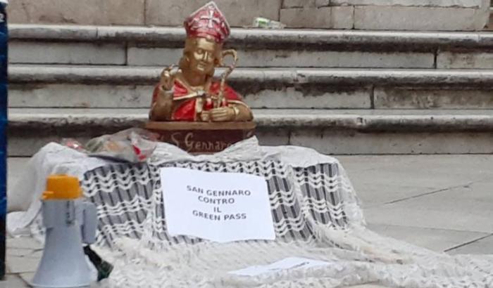 San Gennaro a Napoli durante la protesta no green pass