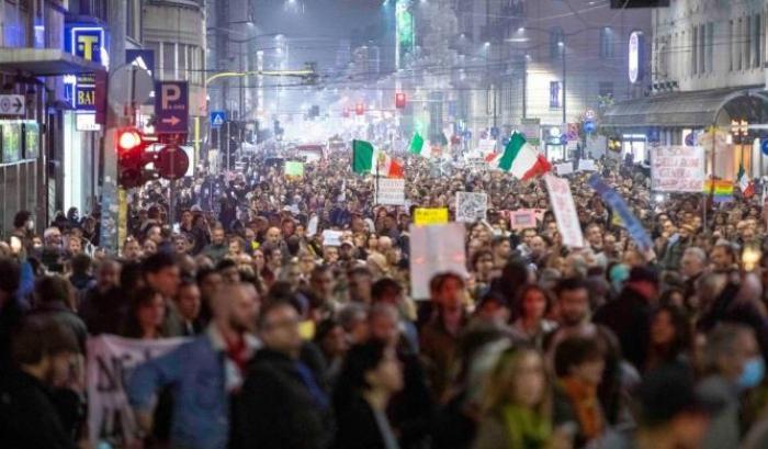 manifestazione no Green pass a Milano