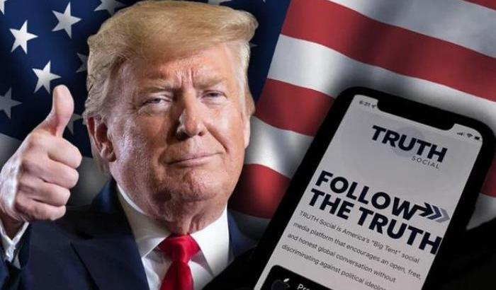 Trump sbarca sul suo Truth Social e promette battaglia agli 'autoproclamati arbitri"