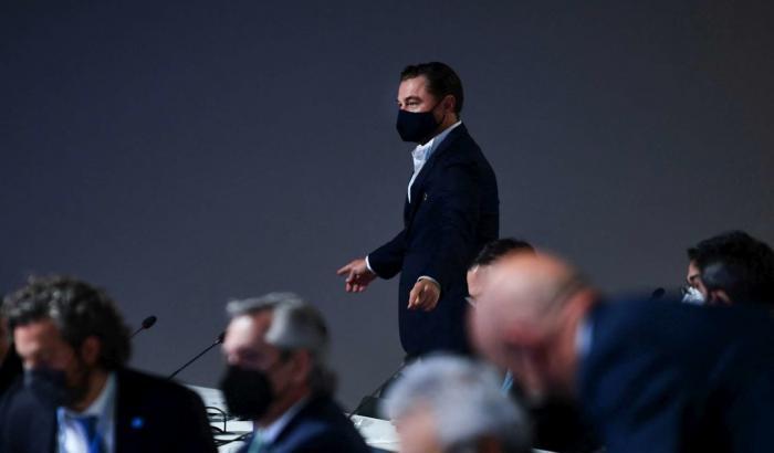 Leonardo Di Caprio fermato da una donna aborigena al Cop26: "Parli della nostra terra distrutta"