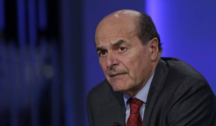 L'affondo di Bersani a Renzi: "Ora è chiaro a tutti che vuole trasformare il Pd in Forza Italia"