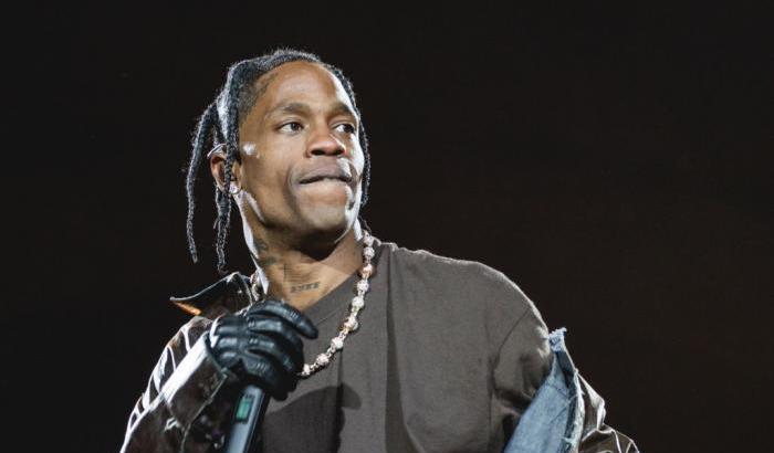 Tragedia all'Astroworld Festival, il rapper Travis Scott: "Sono devastato"