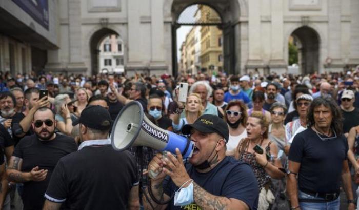 No pass guidati da Forza Nuova durante una manifestazione