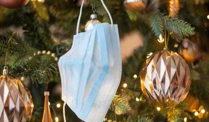 Le ipotesi per salvare il Natale: ridurre la validità del Green pass e...