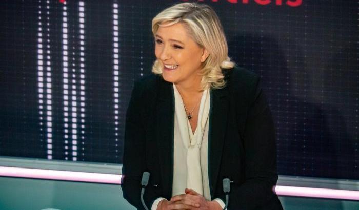 Le Pen chiama a rapporto gli alleati sovranisti: "Meloni e Salvini devono unirsi per salvare l'Europa"