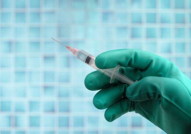 L'Iss: l'efficacia dei vaccini non dura più di 6 mesi