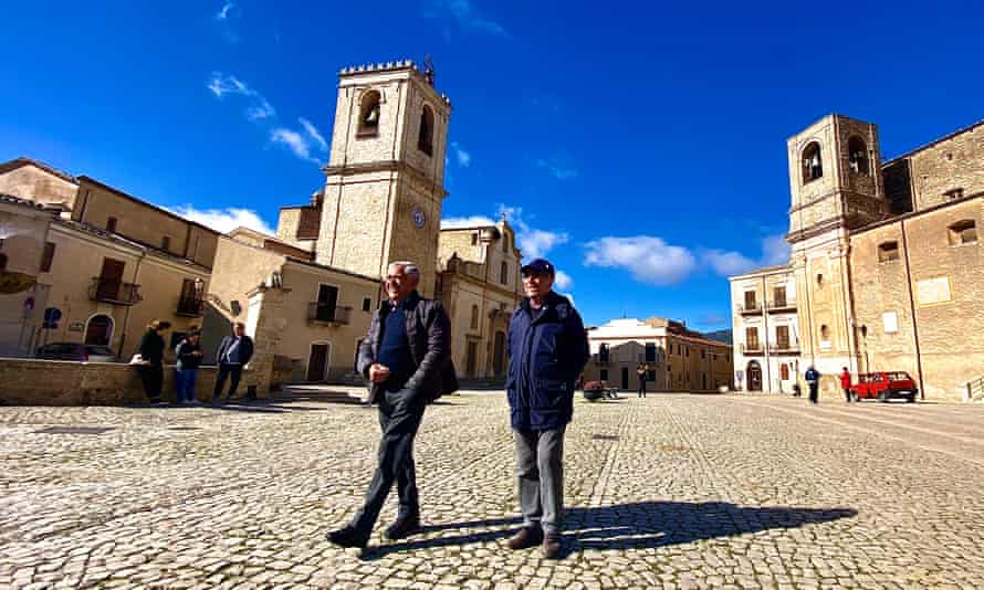 In Sicilia c'è un paesino con il 104% di vaccinati: il Guardian lo celebra