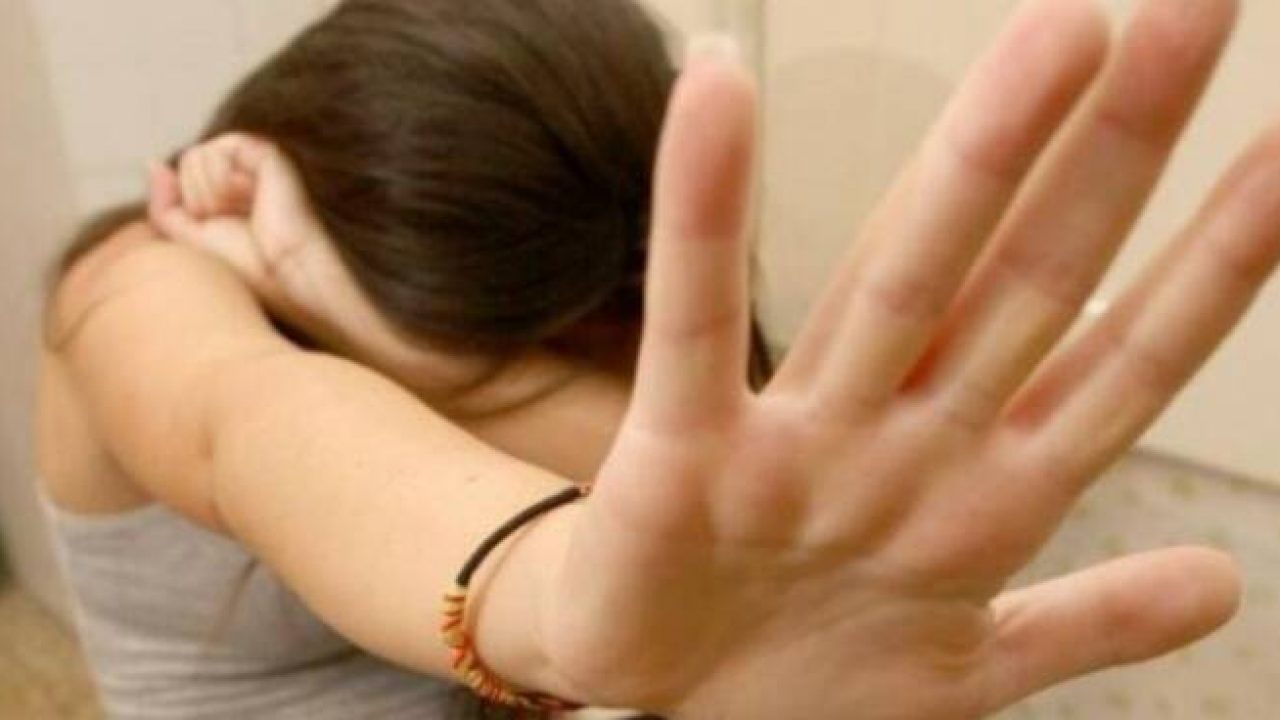 Ragazzina molestata durante il catechismo: arrestato un uomo per violenza sessuale