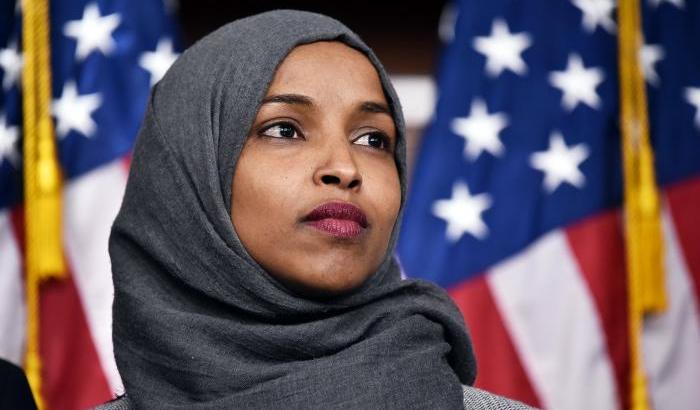 Ilhan Omar contro Trump e la repubblicana Qanon: "Alimentano l'odio anti-islamico"